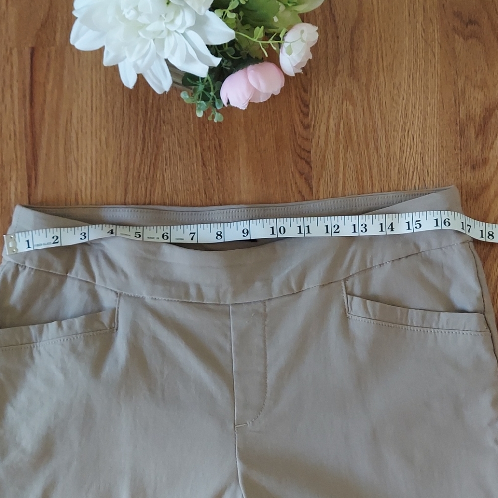 LEE Capri - Picture 7 of 9